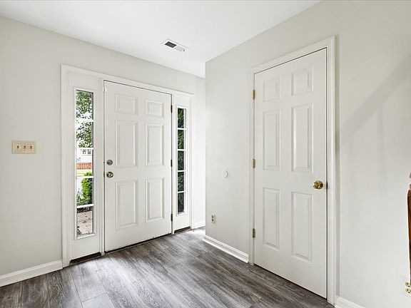 4th image of 10043 Gander Ct