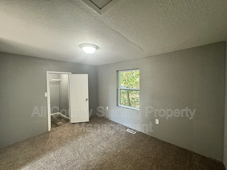 917 NE Aberdeen Ave — Photo 11