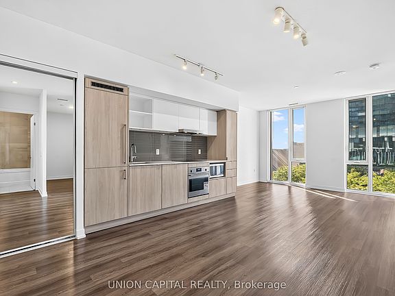4th image of 138 Downes St #909