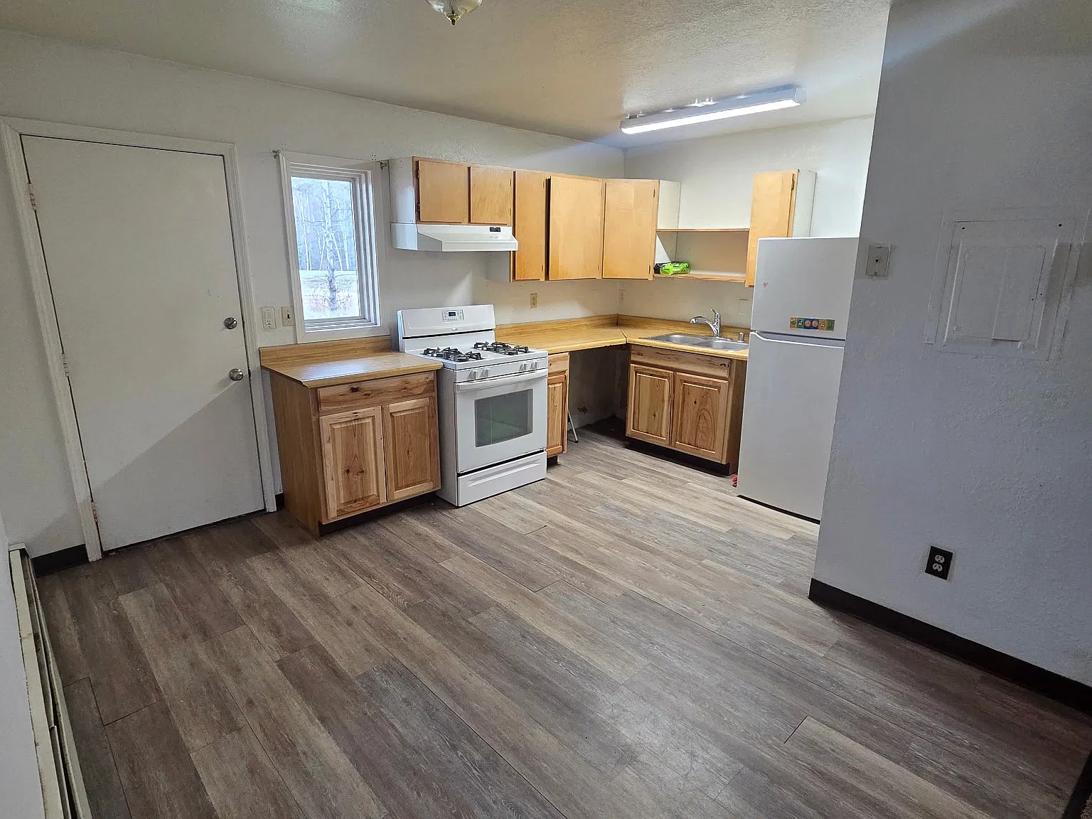 2 bed, 900 sqft, $1,375 — Photo 4