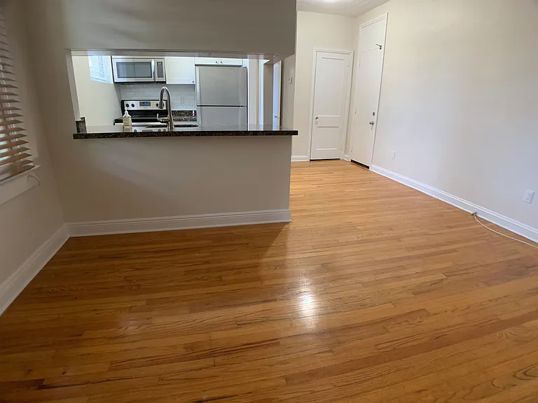 222 Phoenetia Ave #6 — Photo 15