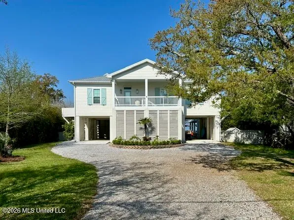 205 Sandy Hook Dr, Pass Christian, MS 39571