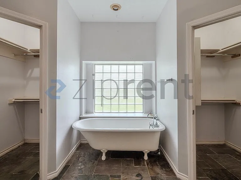 7934 Round Rock Dr — Photo 14