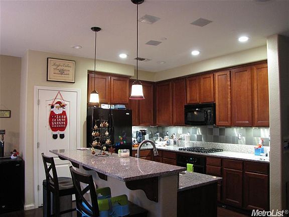 4th image of 2570 Allen Cir