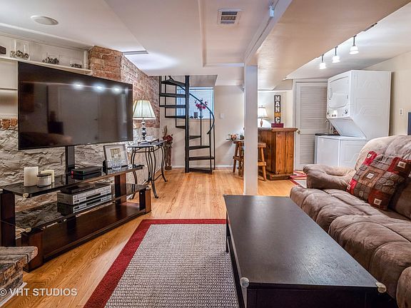 5th image of 2947 N Sheffield Ave APT 1N