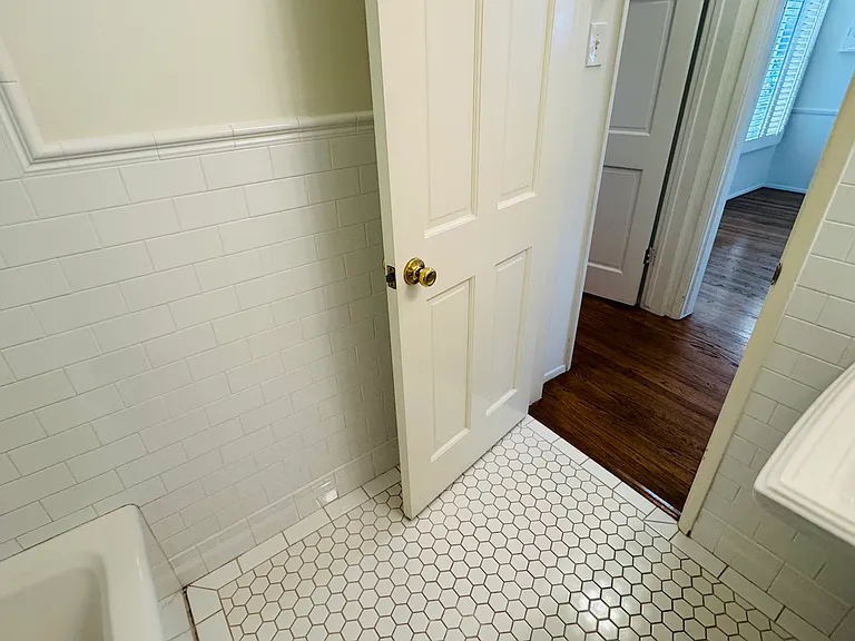 645 N Michigan Ave — Photo 20