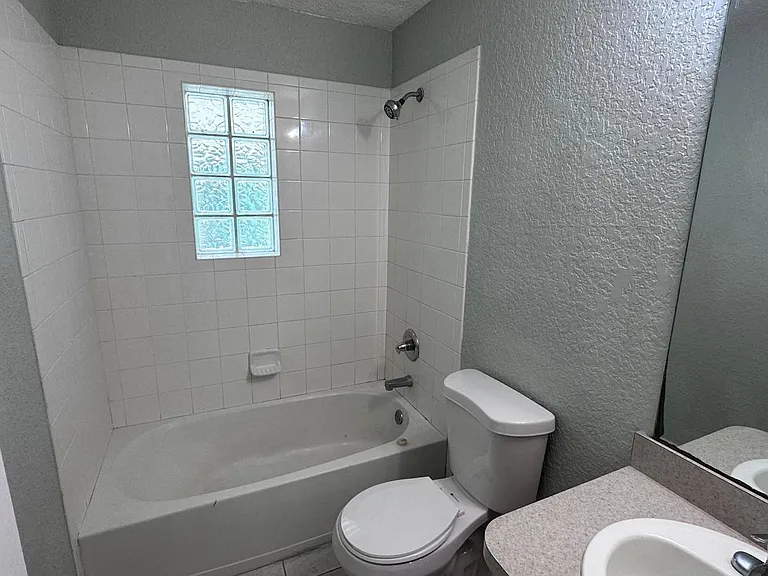 112 Dr Martin Luther King Jr Ave — Photo 6