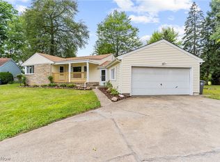 2246 Thurber Ln, Youngstown, OH 44509