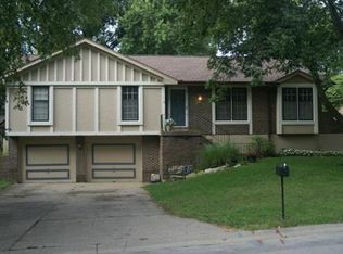 1908 NE 79th Ter, Gladstone, MO 64118