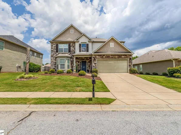 207 Kings Heath Ln, Simpsonville, SC 29680
