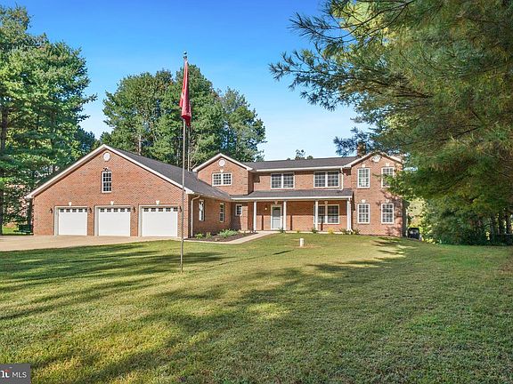 2nd image of 3045 Holland Cliffs Rd