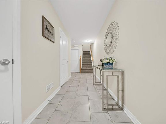 4th image of 23 Valencia Ave