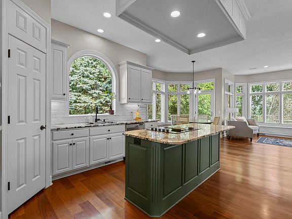 4th image of 584 Vista Ridge Ln