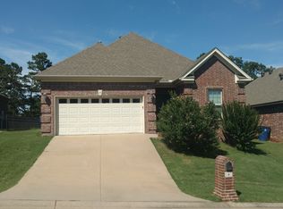 4 Village Way, Maumelle, AR 72113