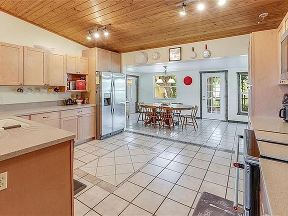 4th image of 10686 303rd St E