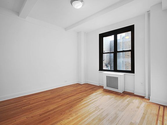 5th image of 208 W 23rd St APT 500