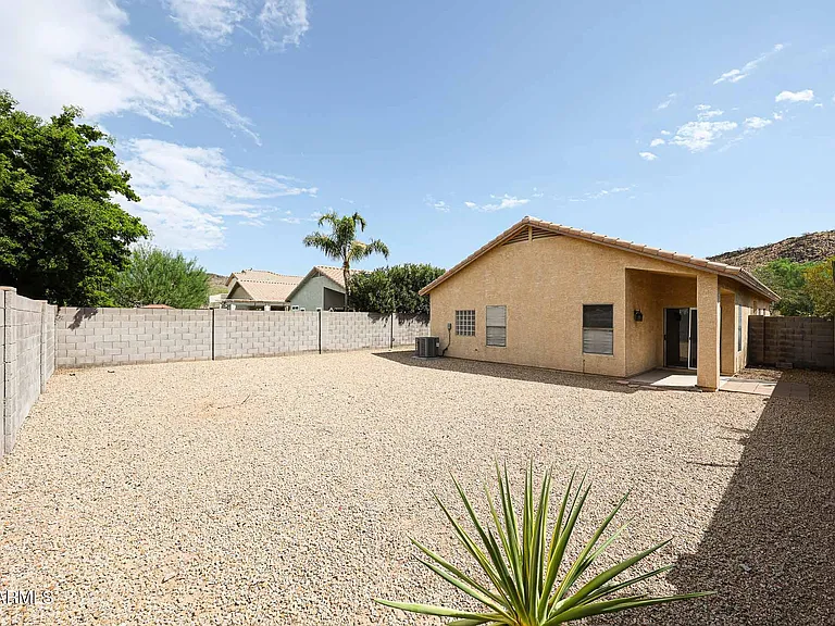 25242 N 40th Ln — Photo 33