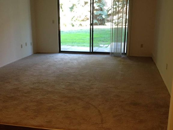 3rd image of 15640 Lakeside Village Dr