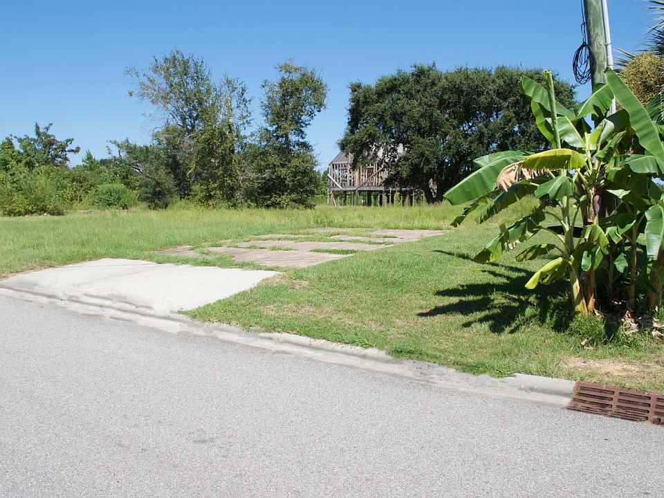 2nd image of 108 Pitcher Point Ave