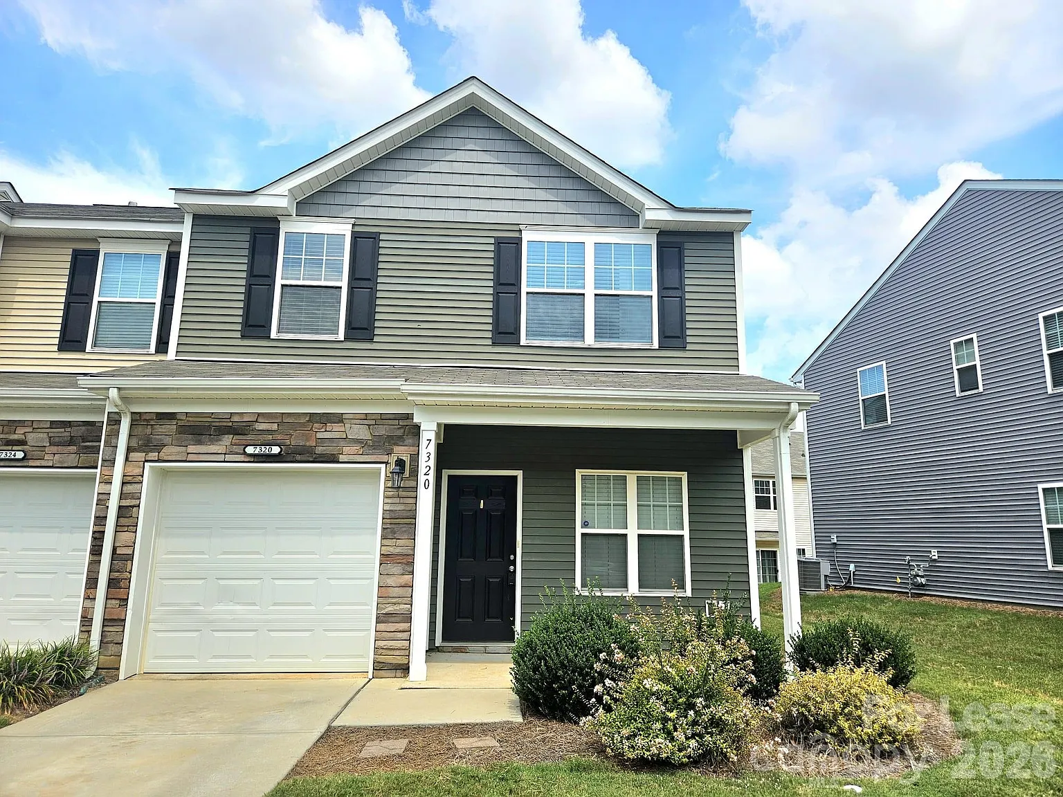 3 bed, 2.5 bath, 1590 sqft, $2,150 — Photo 1
