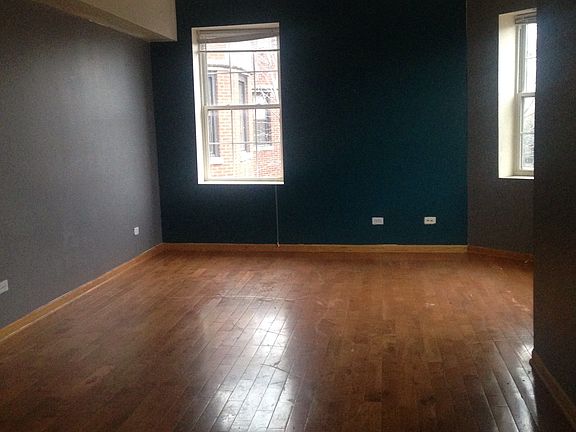 4th image of 468 W Winneconna Pkwy APT 3
