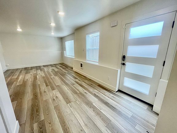 3rd image of 5627 N Gay Ave #B