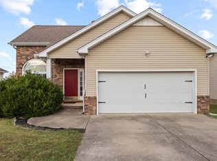 500 Berry Cir, Springfield, TN 37172