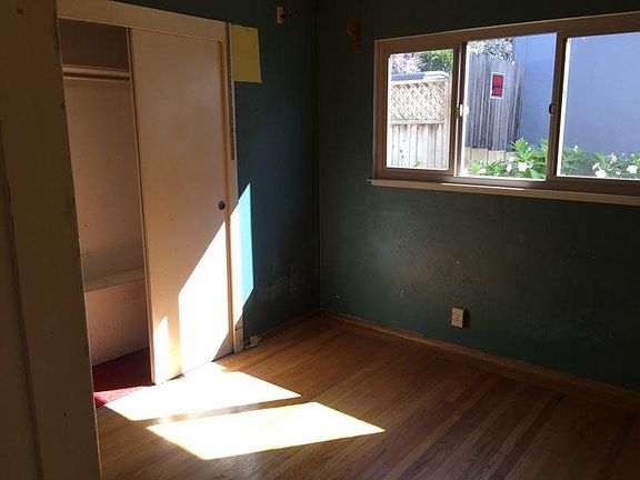 5th image of 1015 Crespi Dr
