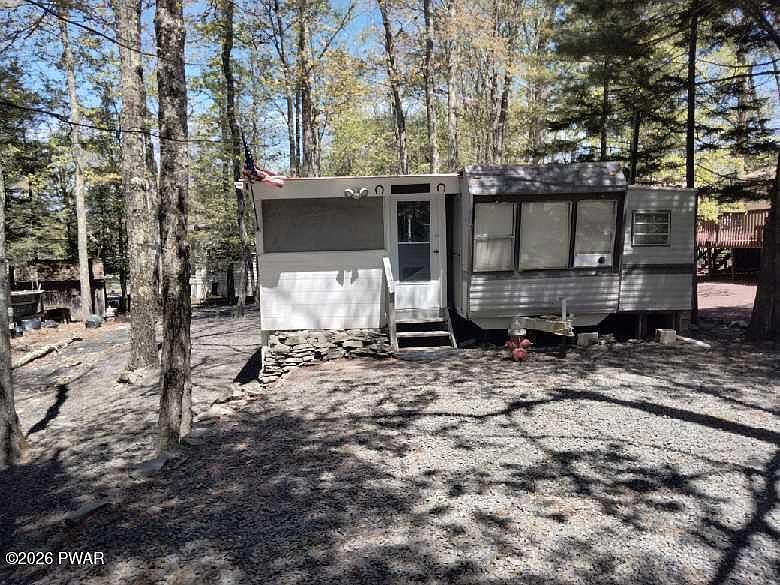 1st image of 131 Village Dr W