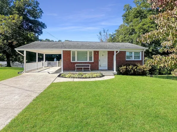 1207 Greenwood Dr, Danville, VA 24540