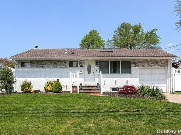 245 Haypath Road, Old Bethpage, NY 11804