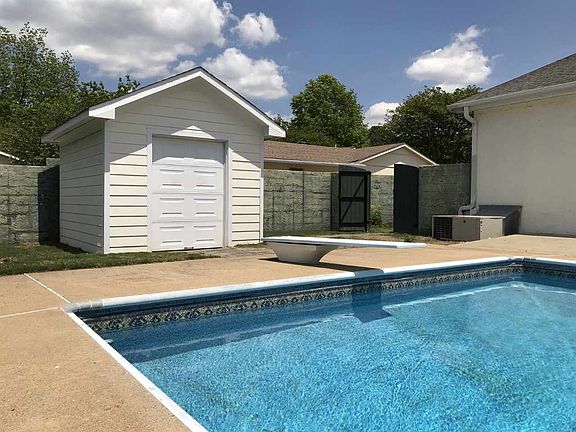3rd image of 10212 Plantation Dr SE