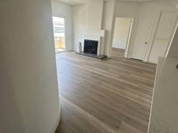 3rd image of 1735 Peyton Ave #277
