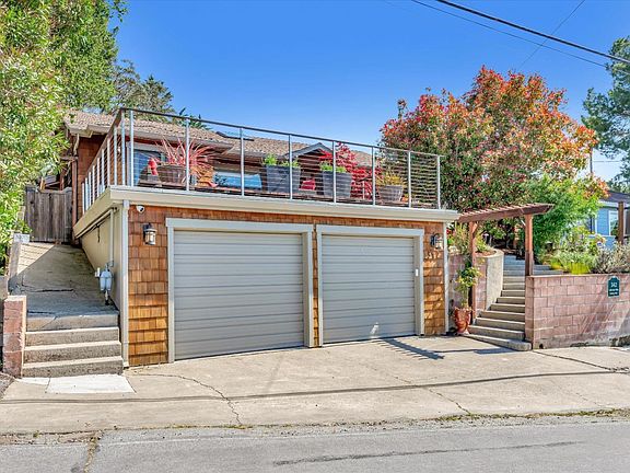 4th image of 342 Lakeview Way