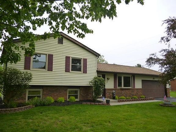 3rd image of 332 Pearl Ln