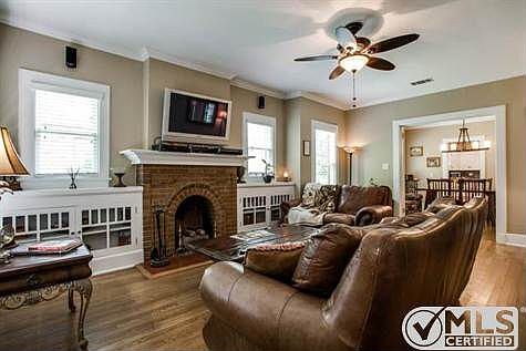 3rd image of 6923 Clayton Ave