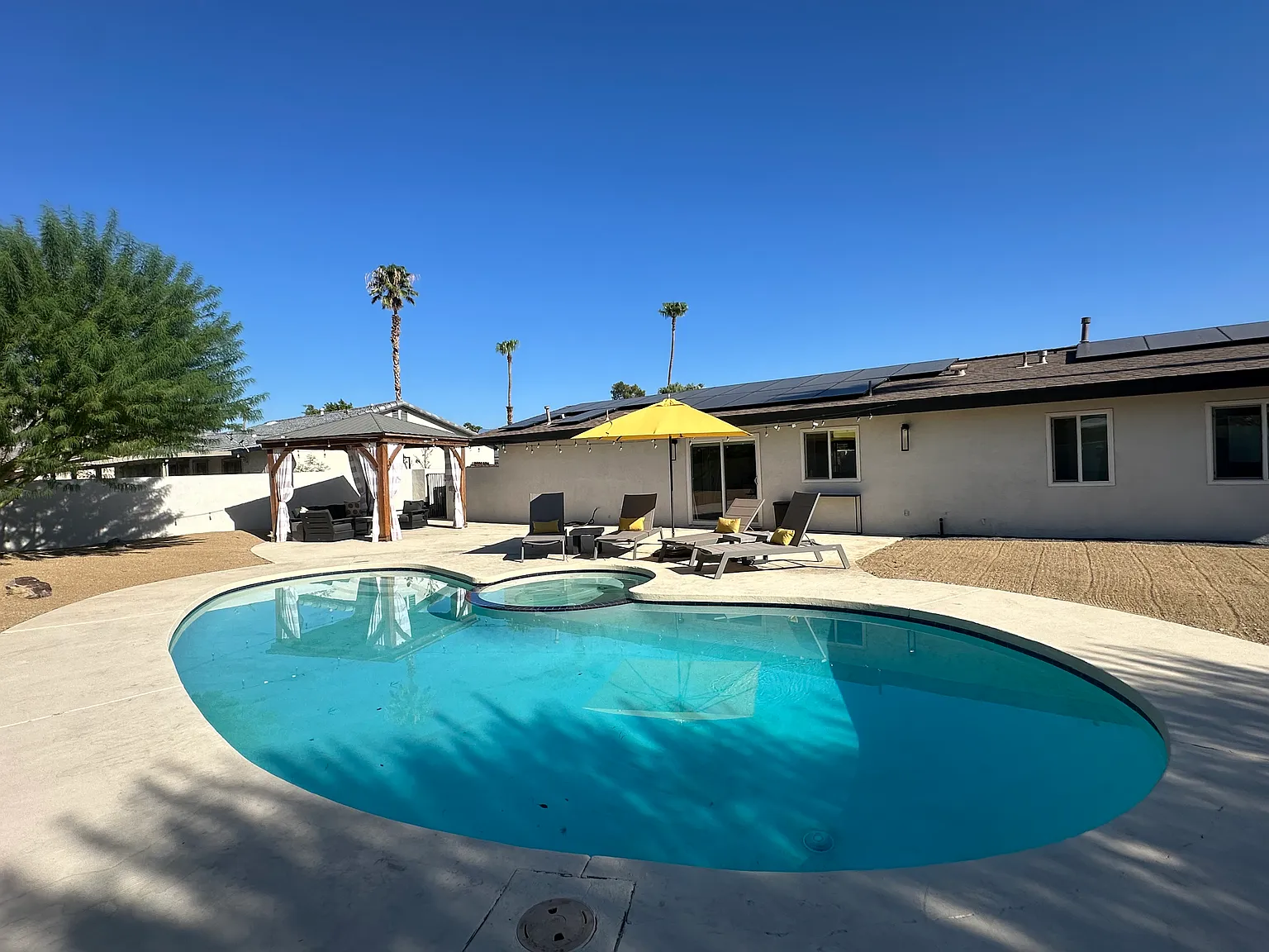 2897 E San Marino Rd — Photo 3