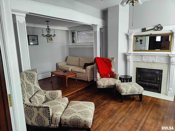 5th image of 502 East Broadway