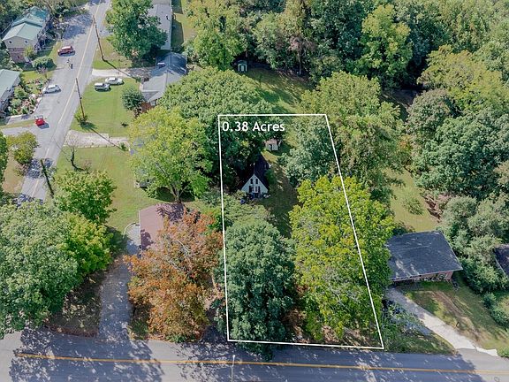 2nd image of 334 Walker St