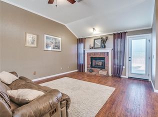 905 SE 37th St, Moore, OK 73160