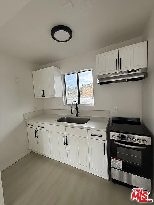 1 bed, 1.0 bath, $1,990 — Photo 2