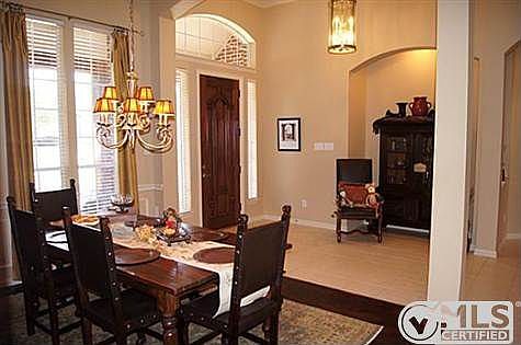 4th image of 1303 Haddington Ln