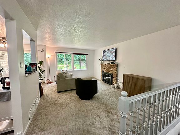 3rd image of 15575 Garfield Cir