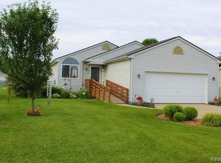 9390 Tiger Run Trl, Davison, MI 48423