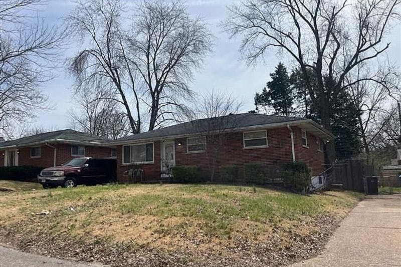 2nd image of 1124 June Ave