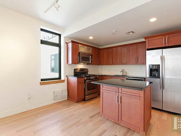 3rd image of 630 Washington Ave APT 6D