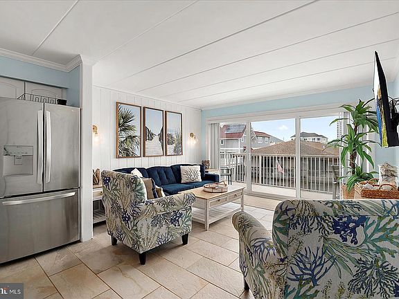 4th image of 5 44th St Unit 302