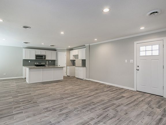 4th image of 405 Taylor Ln