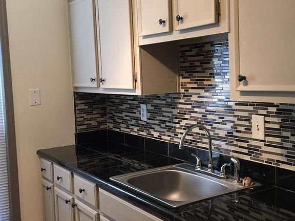 4th image of 2995 Sonya Ln