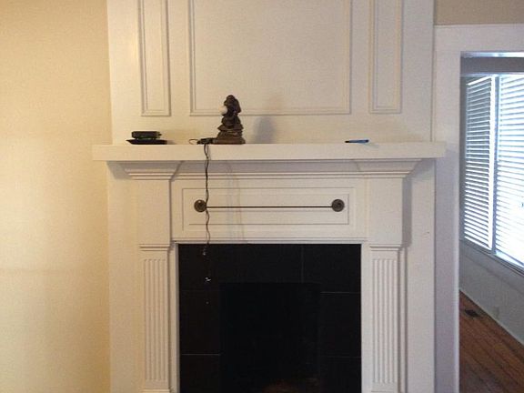 3rd image of 115 W Park Ave #B
